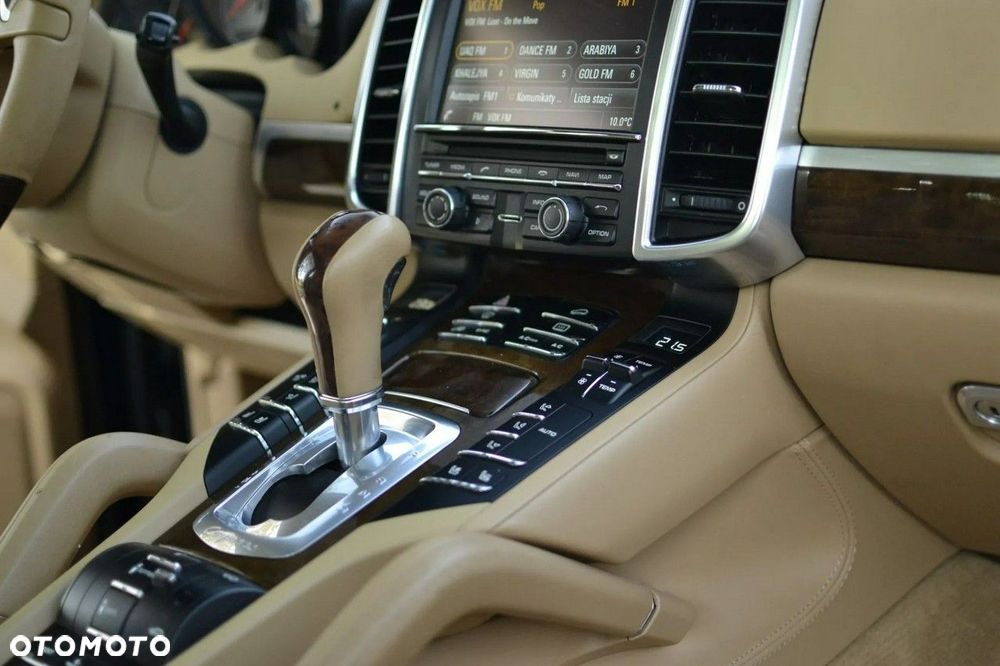 Porsche Cayenne - 30