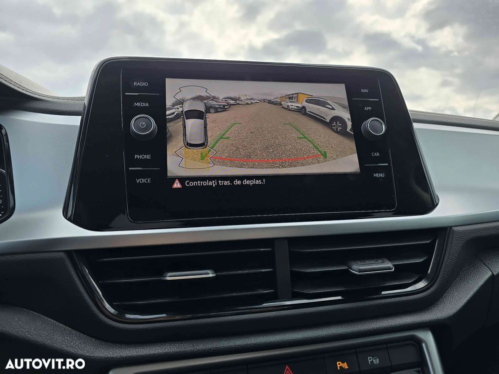 Volkswagen T-Roc - 15