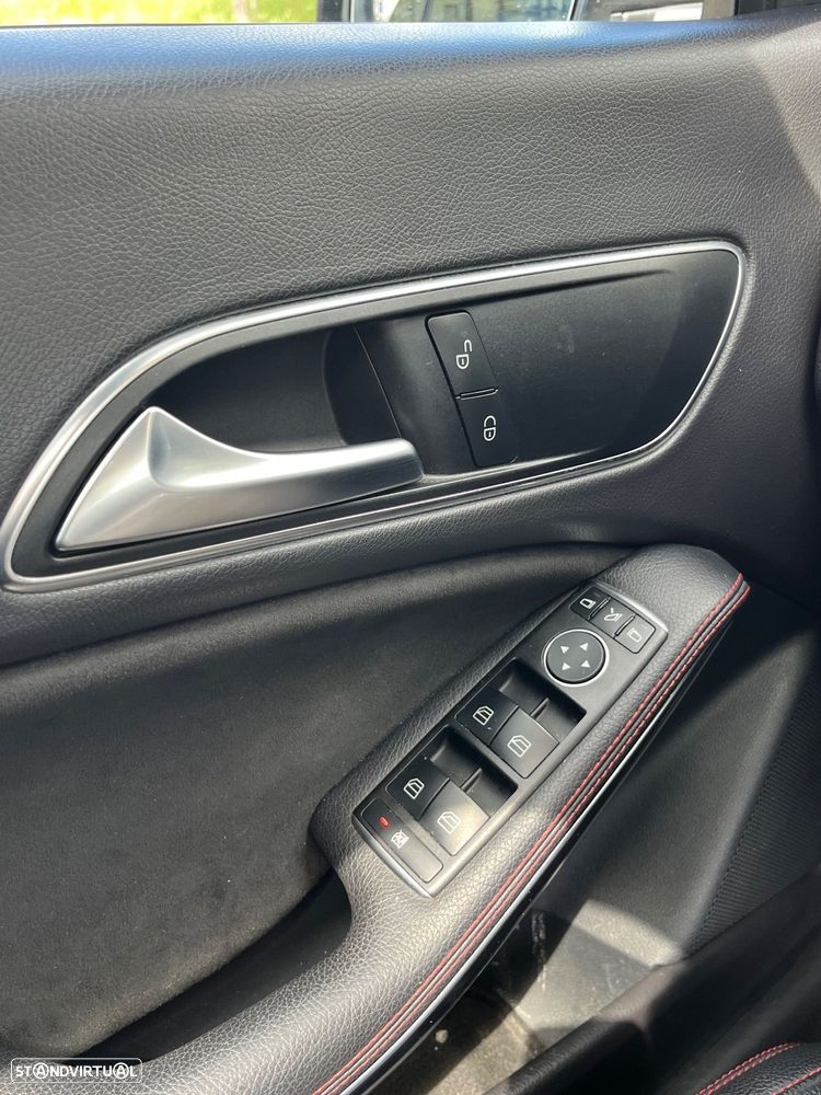 Mercedes-Benz CLA 180 d Shooting Brake AMG Line - 34