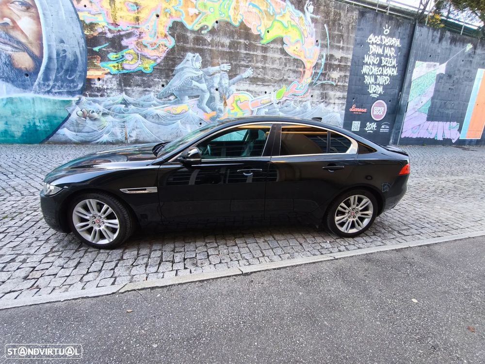 Jaguar XE 2.0 D Prestige Aut. - 24