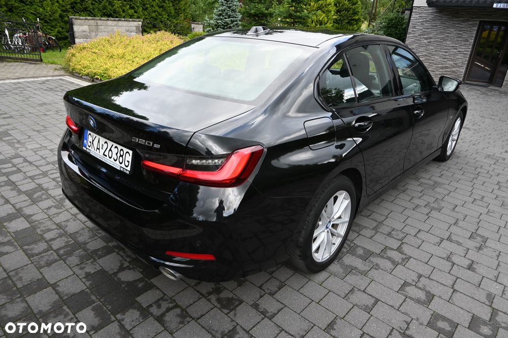 BMW Seria 3 320e Sport Line - 7