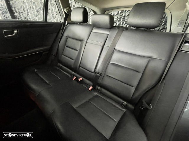Mercedes-Benz E 220 CDi Avantgarde BlueEfficiency Auto - 23