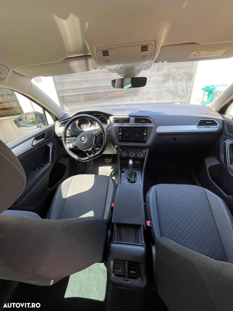 Volkswagen Tiguan - 10