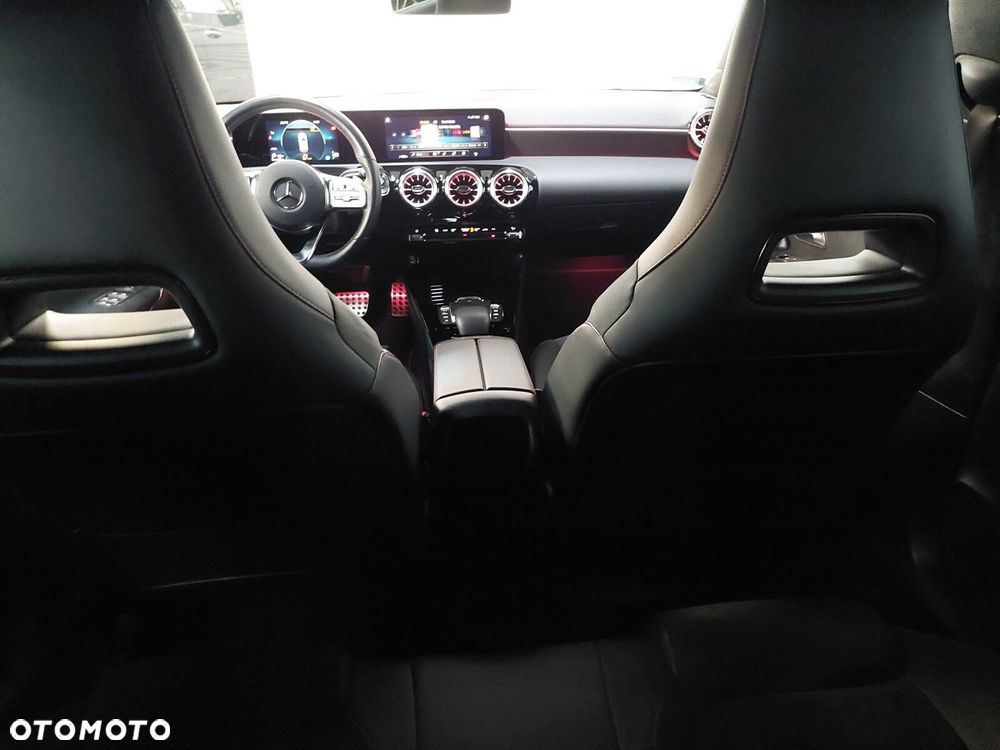 Mercedes-Benz Klasa A 180 d AMG Line 8G-DCT - 16