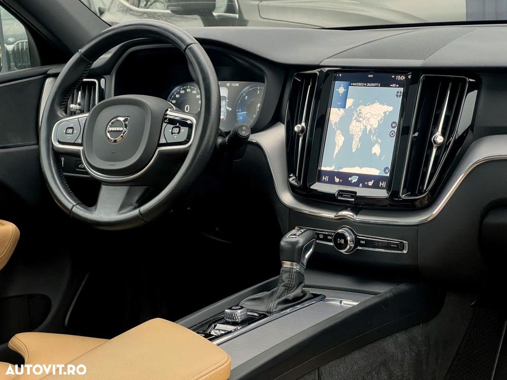VOLVO XC60 2017 — imagine 35