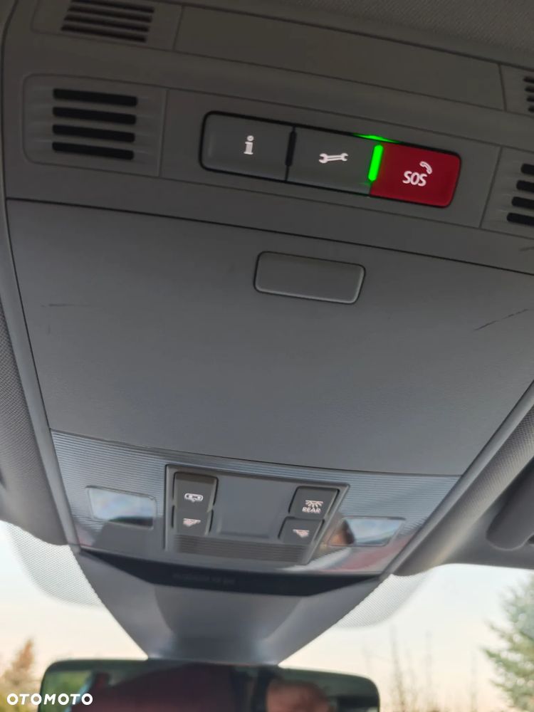 Volkswagen Passat 2.0 TDI SCR DSG - 18