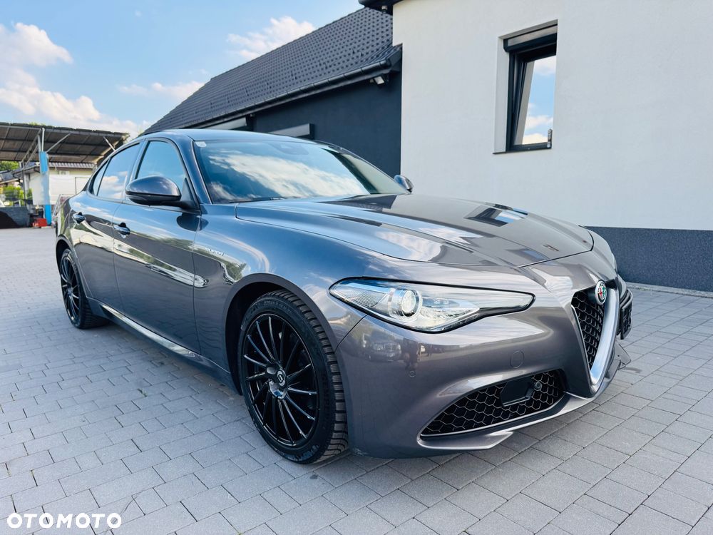 Alfa Romeo Giulia 2.2 AT8 Super - 2