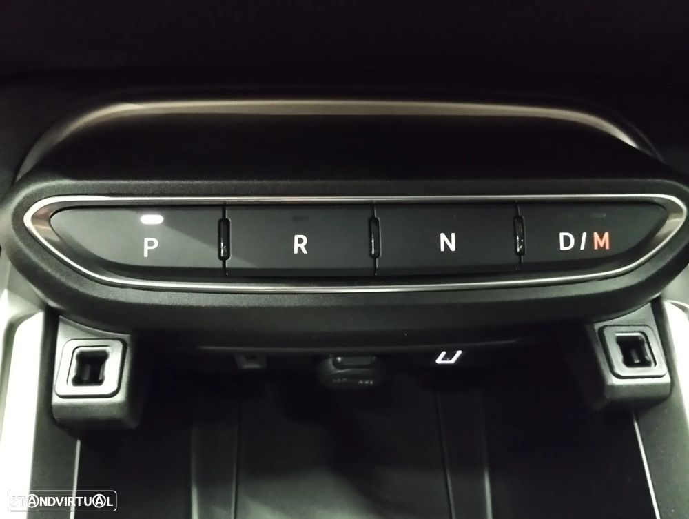 Jeep Avenger 1.2 e-Hybrid Longitude DCT - 38