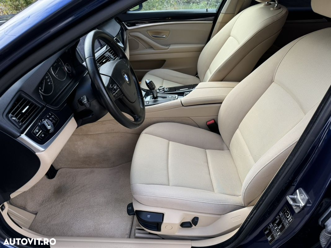 BMW Seria 5 523i Sport-Aut. - 11