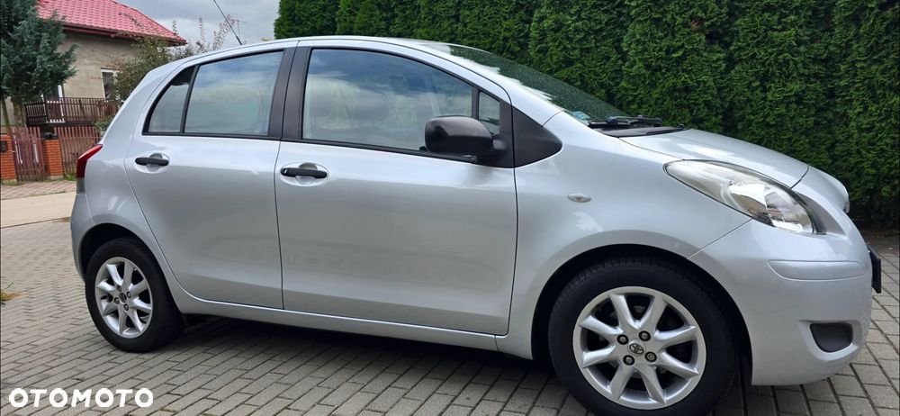 Toyota Yaris - 4