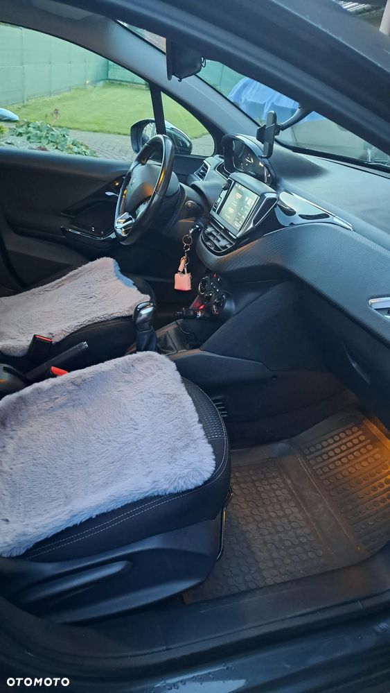 Peugeot 208 1.2 PureTech Style - 11