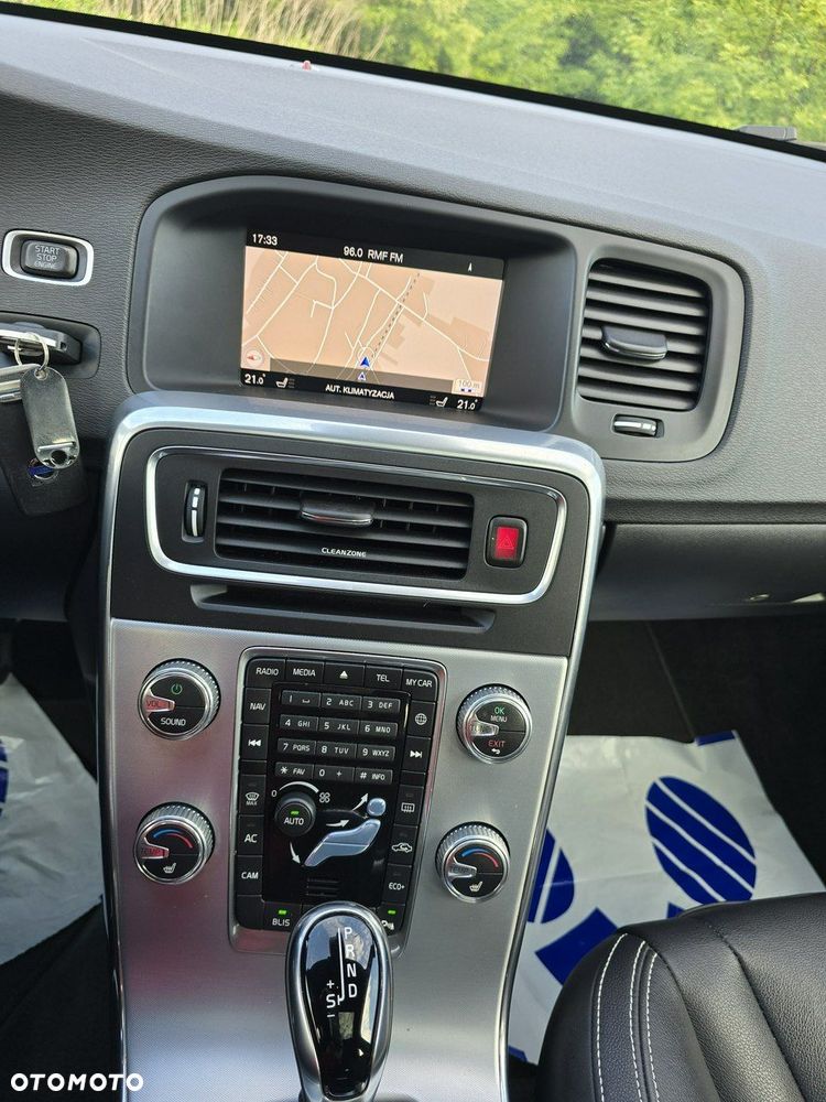 Volvo V60 D2 Geartronic Summum - 28