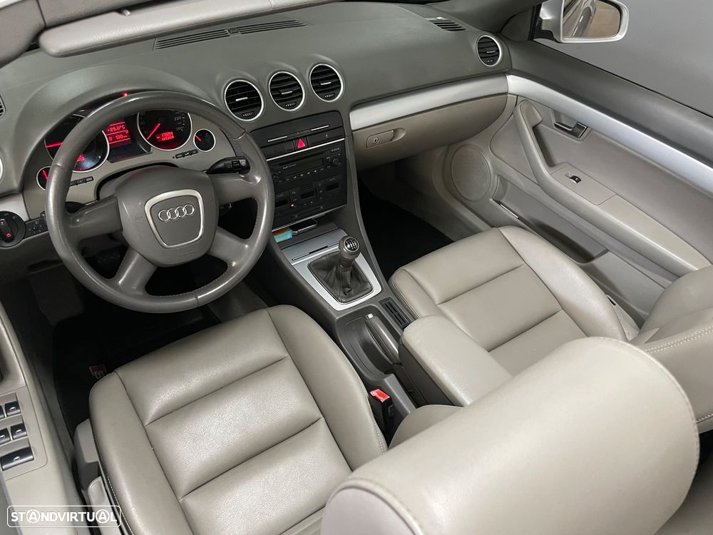 Audi A4 Cabrio 2.0 TDI Exclusive - 13