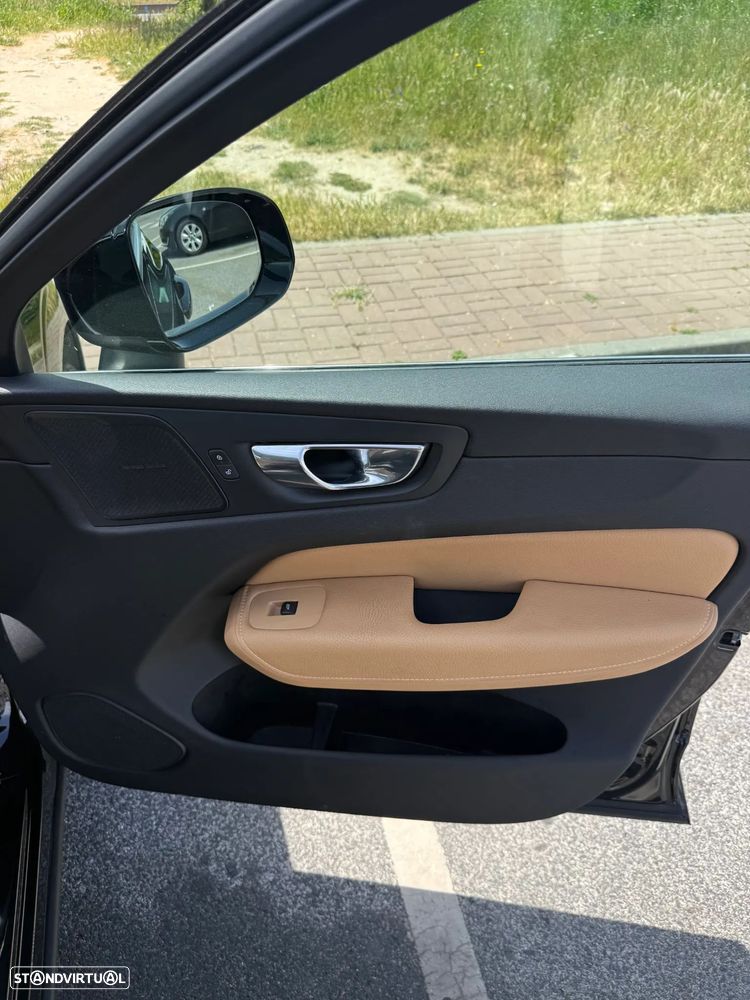 Volvo XC 60 2.0 D4 Inscription AWD Geartronic - 22