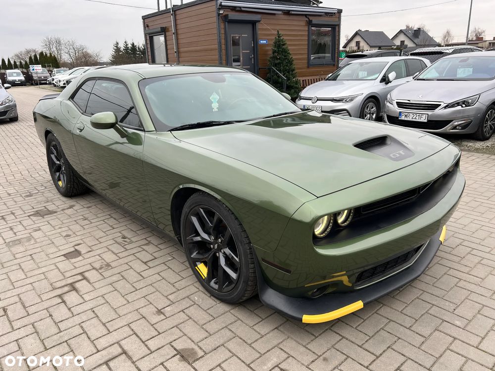 Dodge Challenger - 2