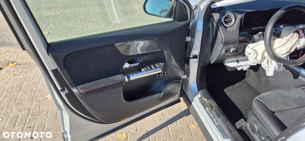 Mercedes-Benz GLA 250e AMG Line - 27