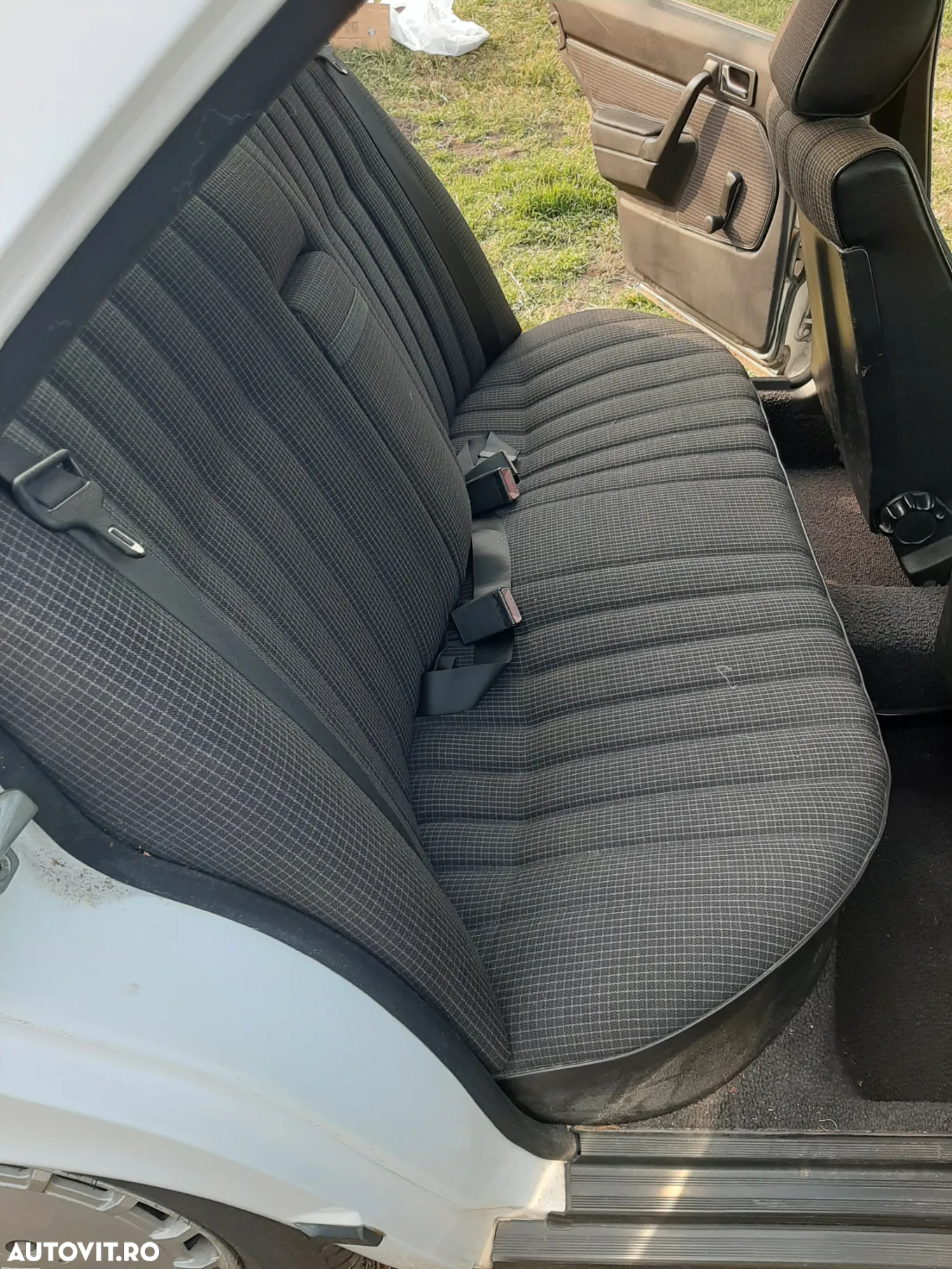 Mercedes-Benz W201 - 12