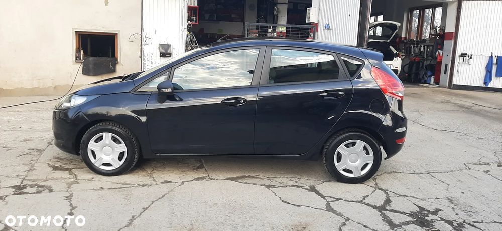 Ford Fiesta - 22