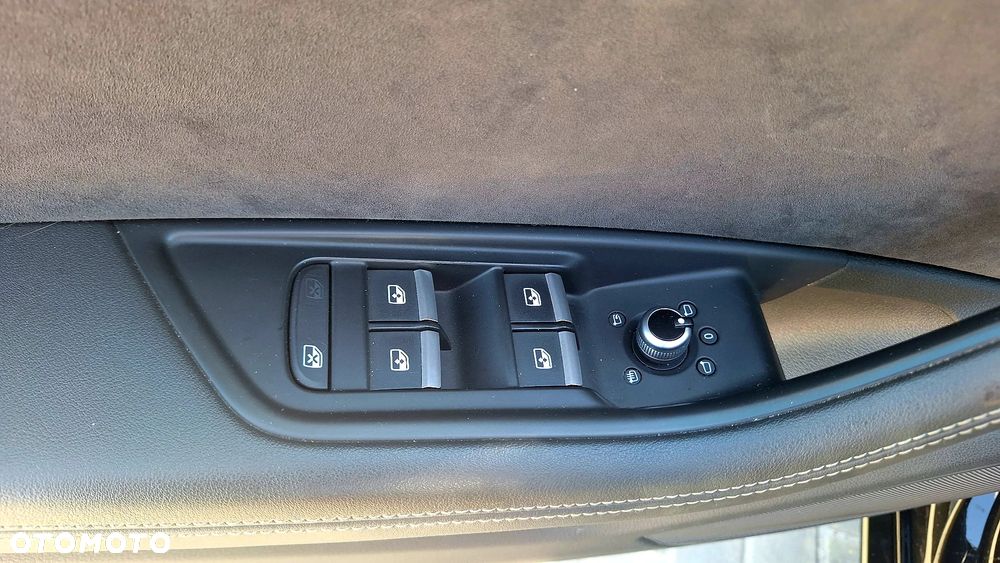 Audi A4 Avant 2.0 TDI clean diesel Quattro S tronic - 14