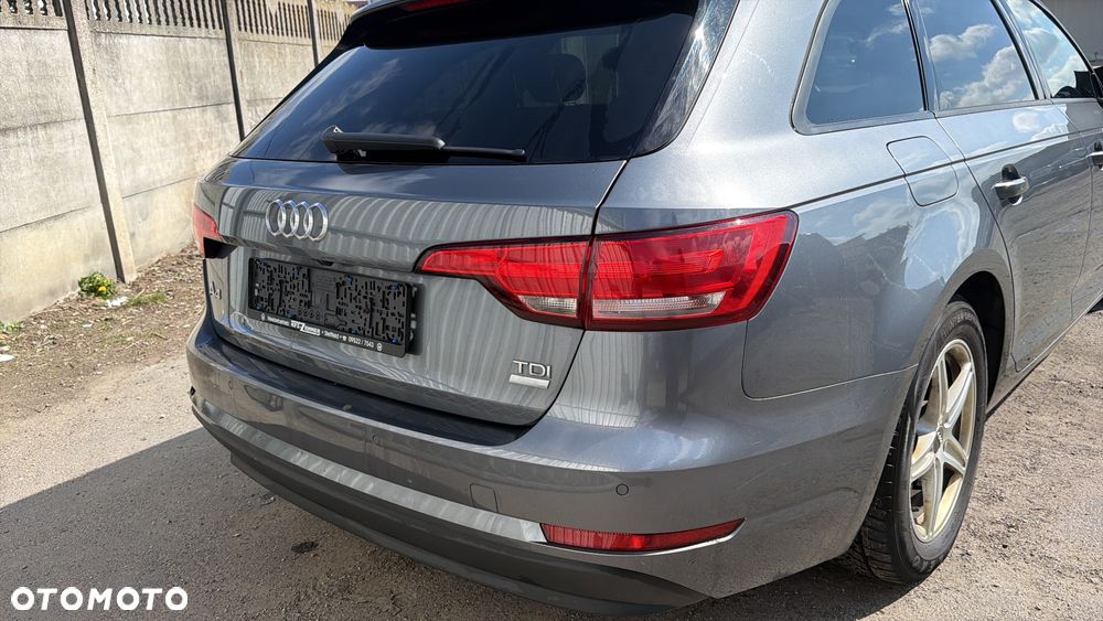 Audi A4 Avant 2.0 TDI ultra S tronic - 8