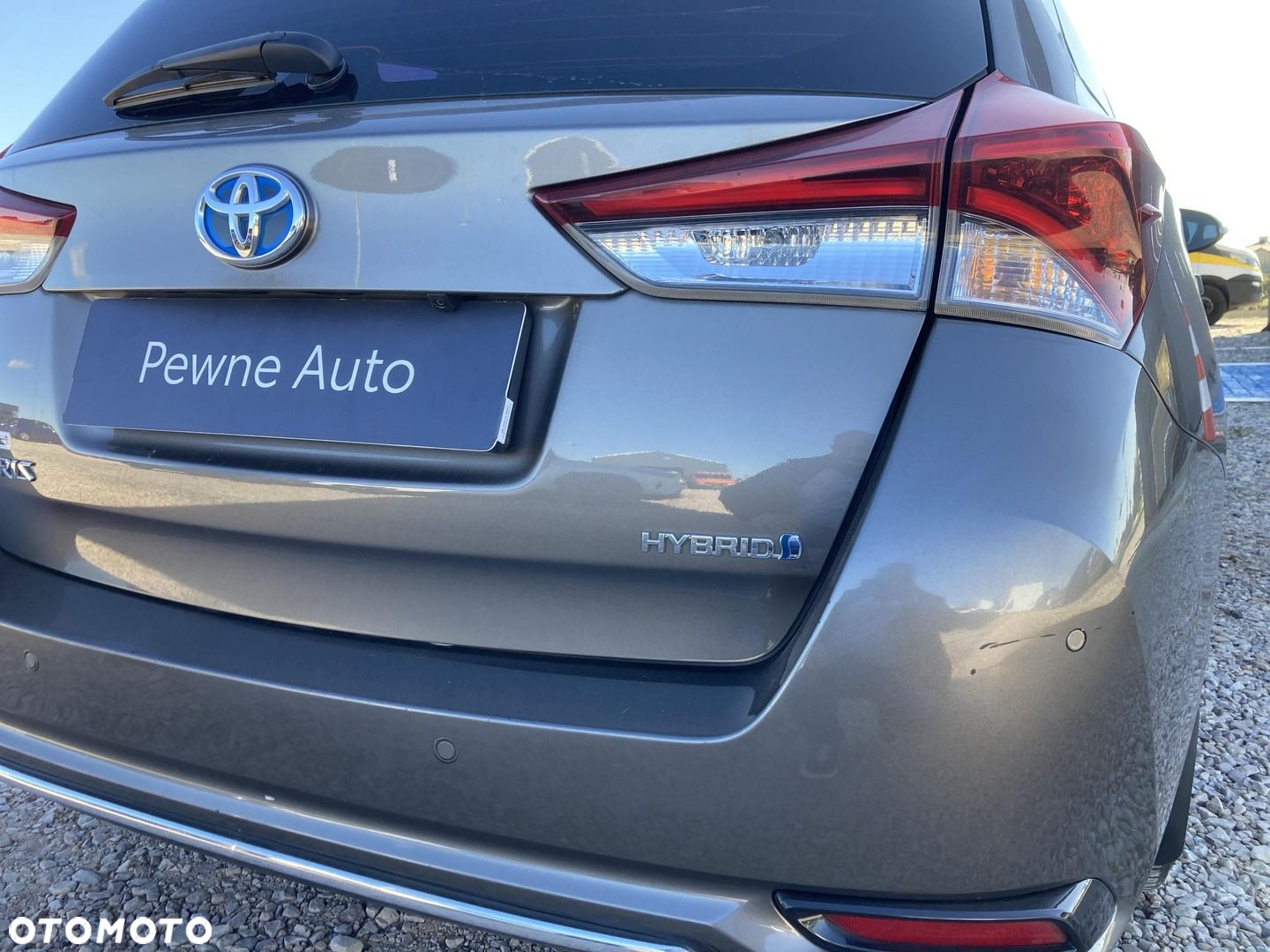 Toyota Auris Hybrid 135 Premium - 28