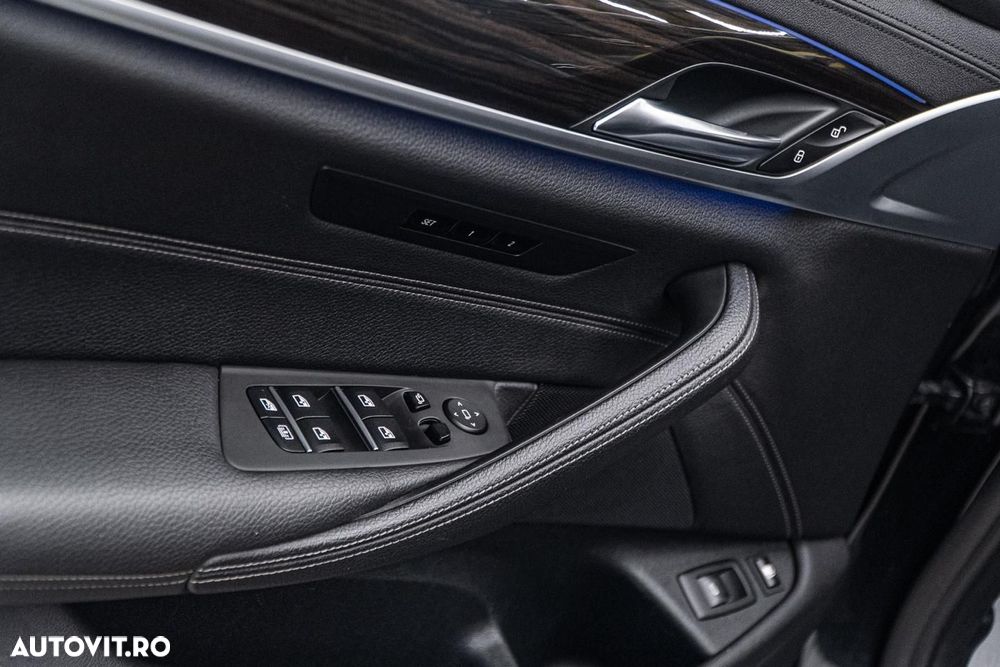 BMW Seria 5 530e iPerformance Aut. Luxury Line - 36