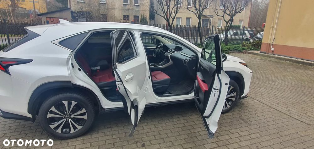 Lexus NX 300h Elegance + Business AWD - 11