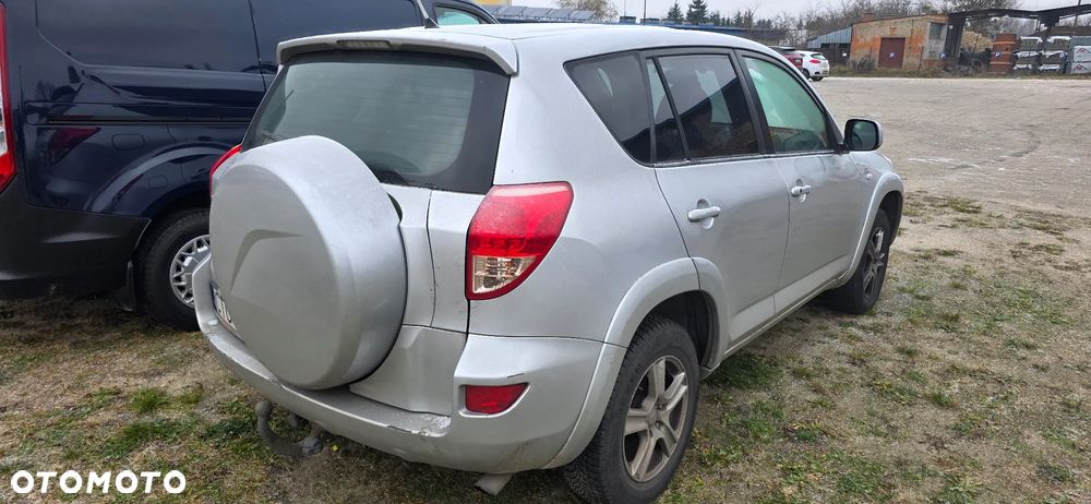 Toyota RAV4 2.2 D-CAT 4x4 Executive - 4