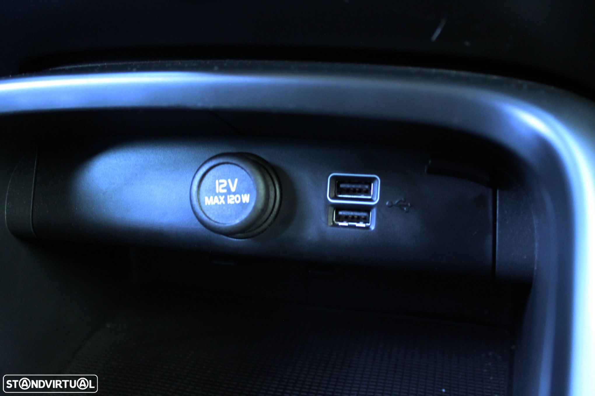Volvo XC 40 1.5 T2 Momentum Core - 22