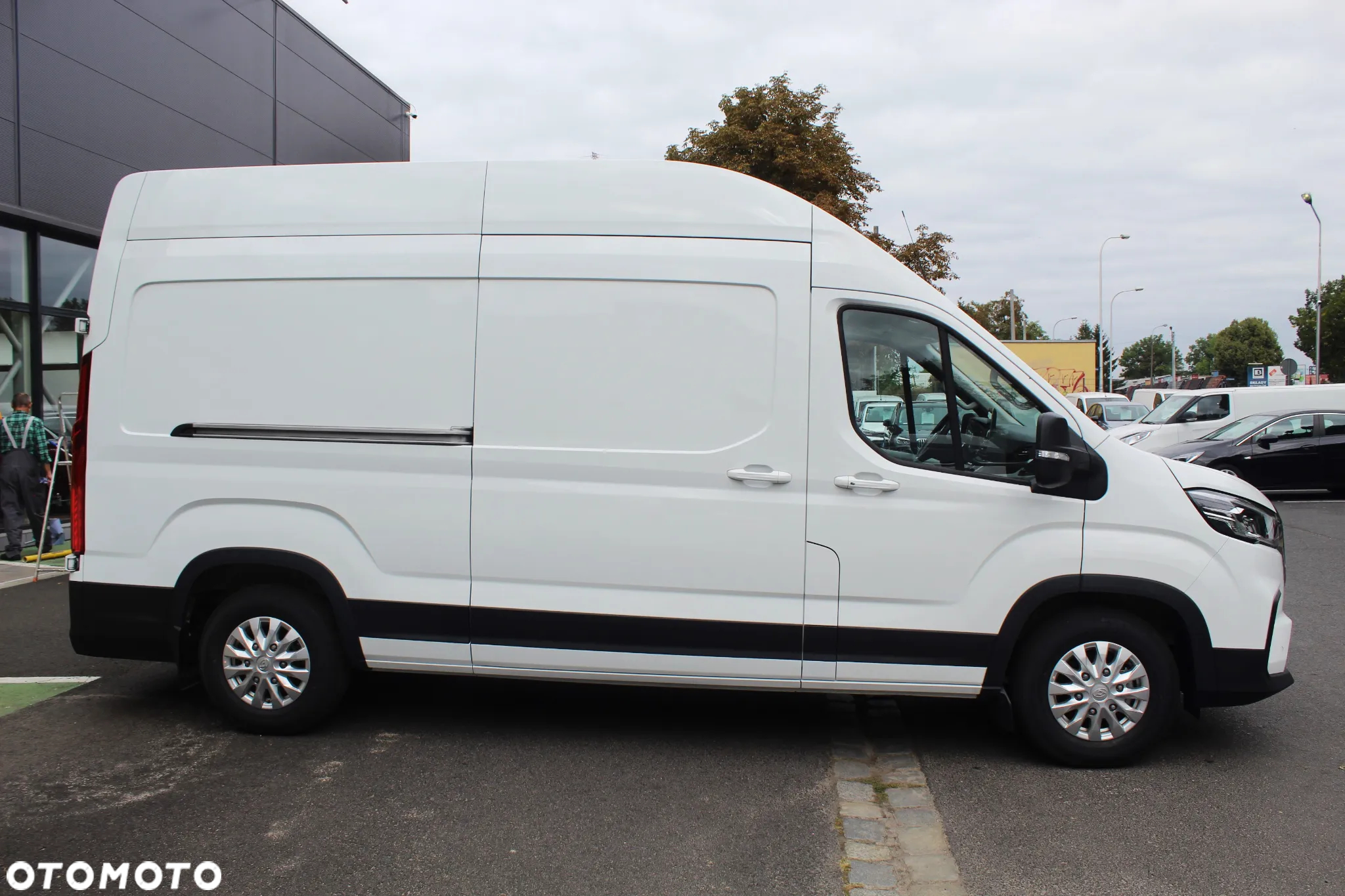 Maxus E-DELIVER 9 - 6