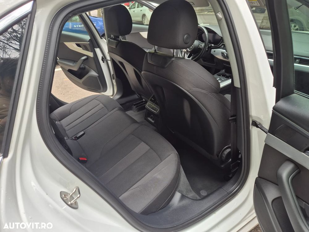 Audi A4 Limuzina 40 TFSI S tronic S line - 12