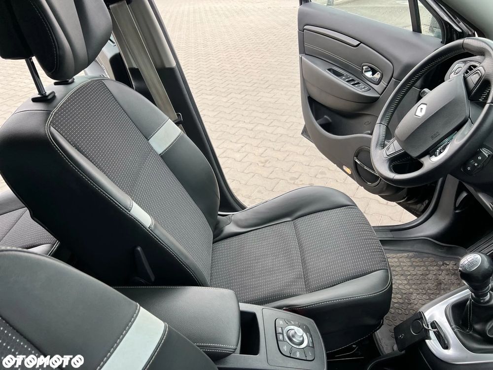 Renault Scenic 1.6 16V Confort Dynamique - 19