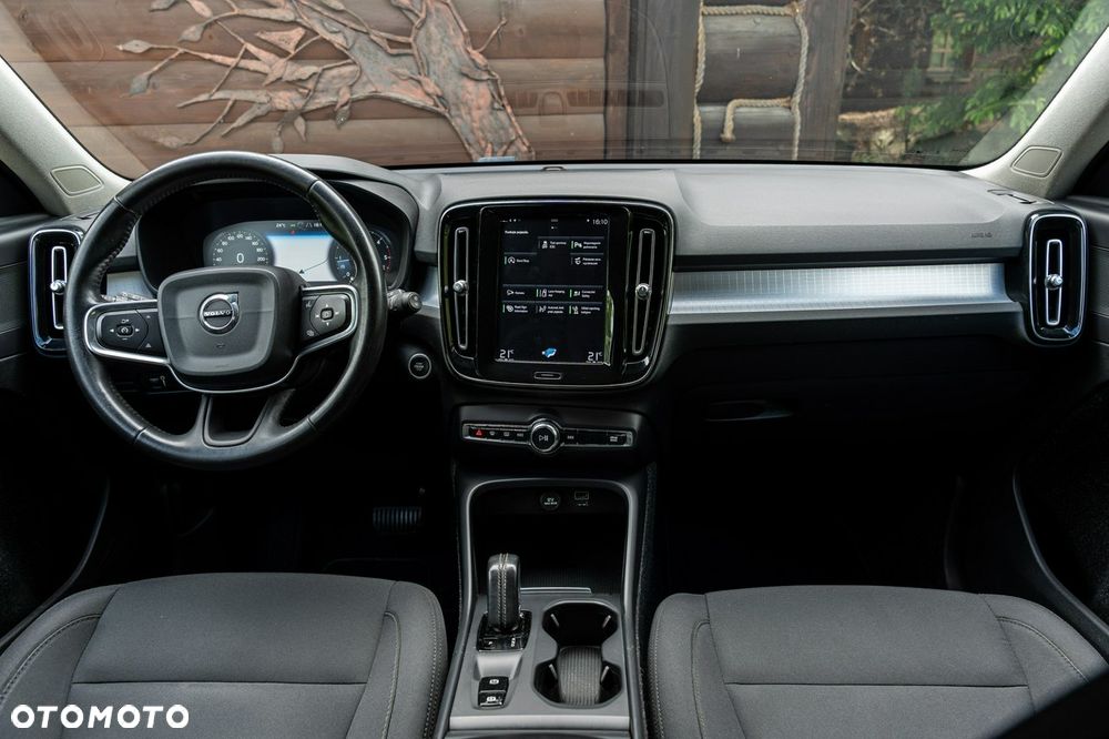 Volvo XC 40 D3 Momentum Pro - 24