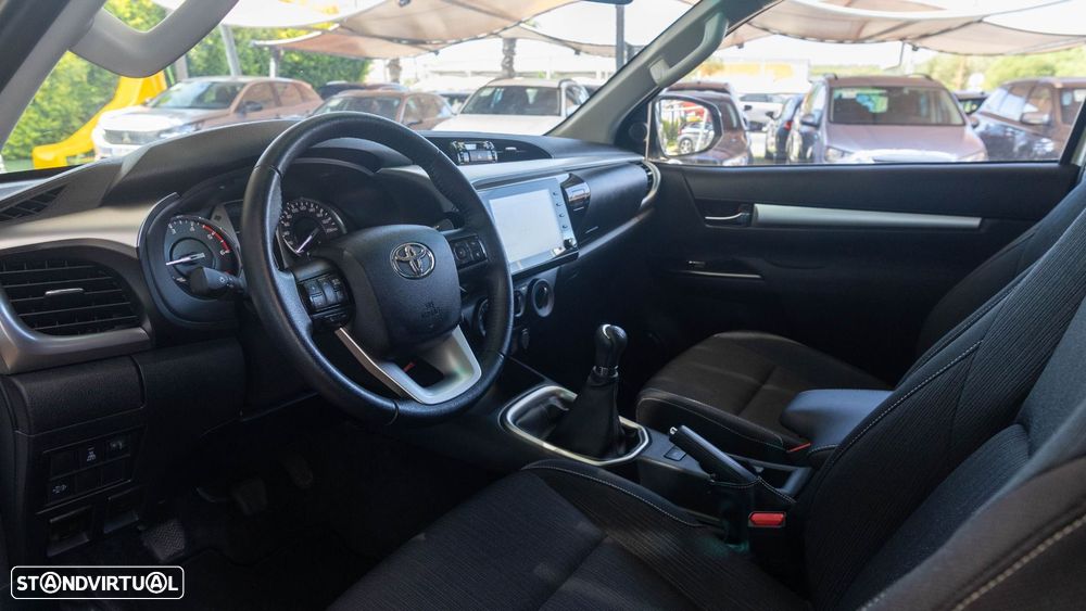 Toyota Hilux 2.4 D-4D 4WD Trial - 5
