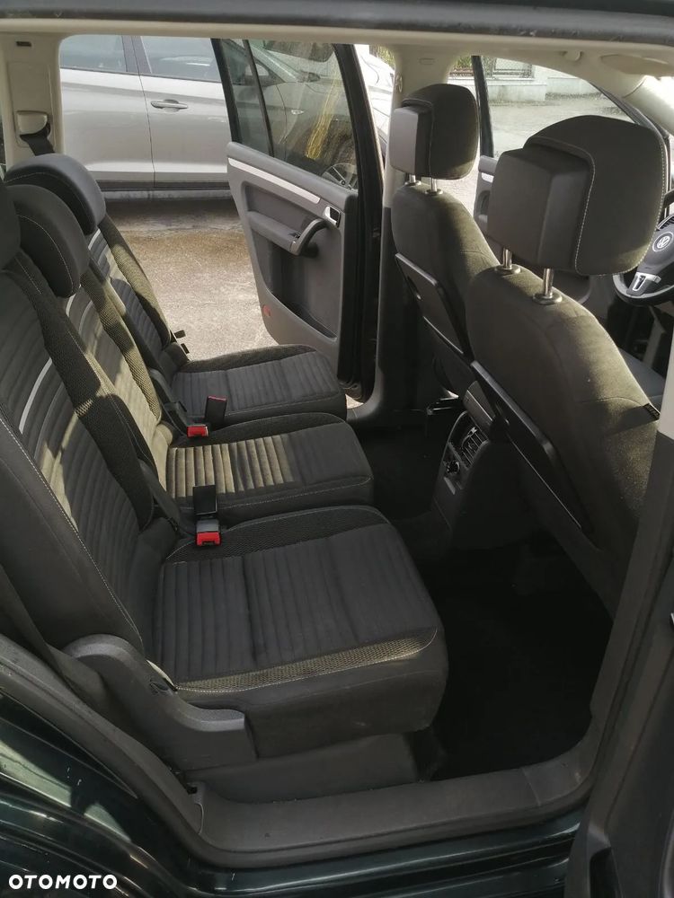 Volkswagen Touran 1.6 TDI DPF Highline DSG - 8