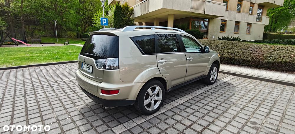 Mitsubishi Outlander 3.0 V6 LS 2WD - 1
