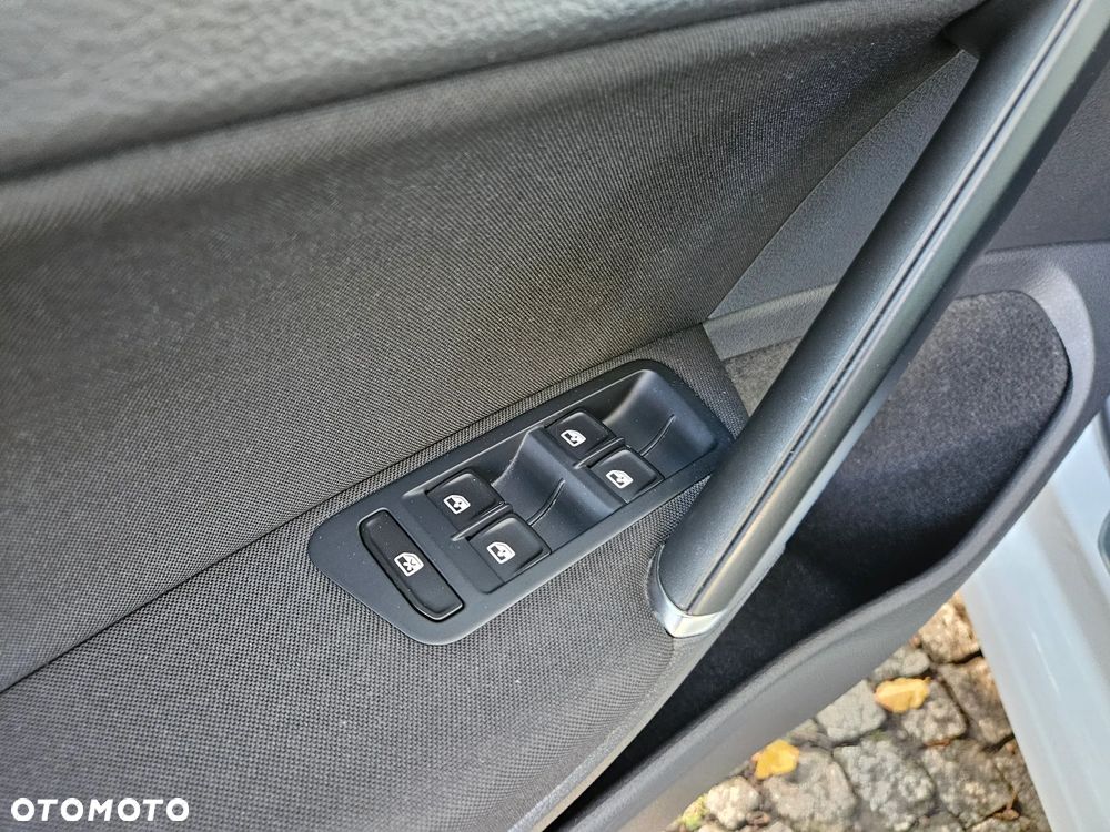 Volkswagen Golf 2.0 TDI BMT Comfortline - 17