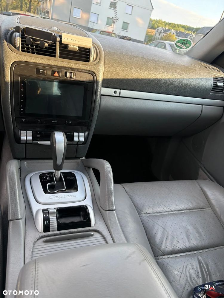 Porsche Cayenne - 8