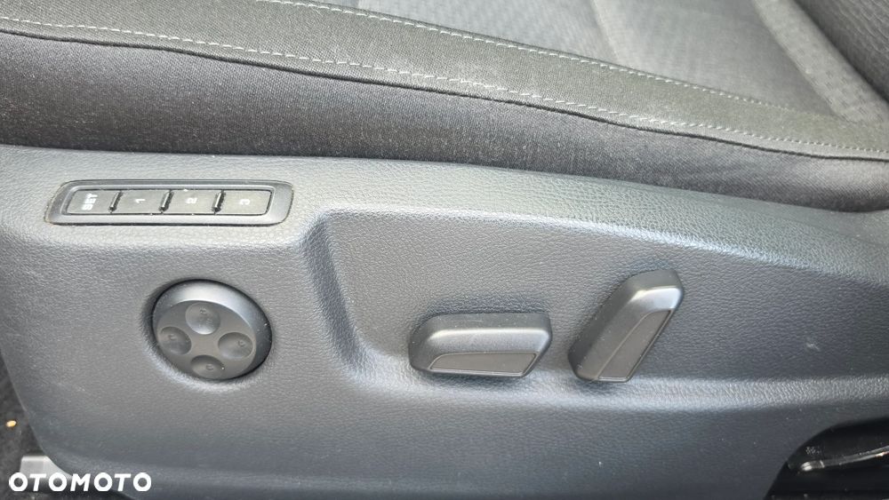 Skoda Superb 2.0 TDI DSG Elegance - 25