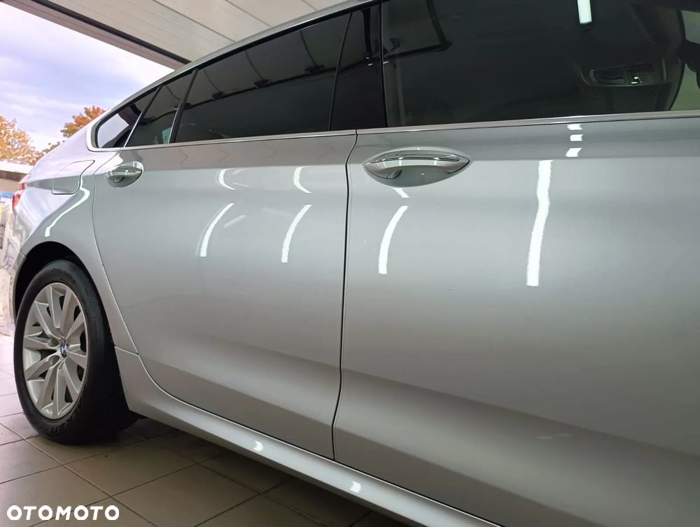 BMW 5GT - 6