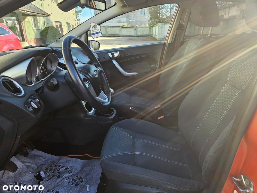 Ford Fiesta 1.25 Titanium EU5 - 10