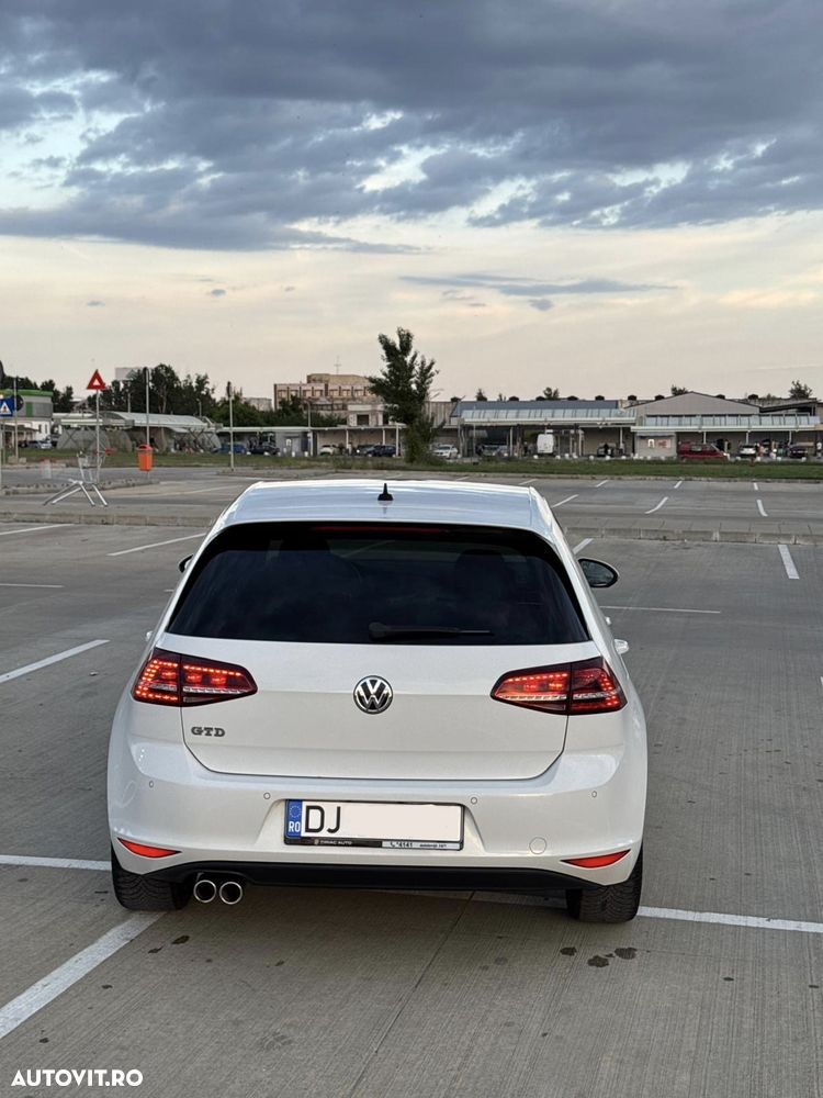 Volkswagen Golf - 4