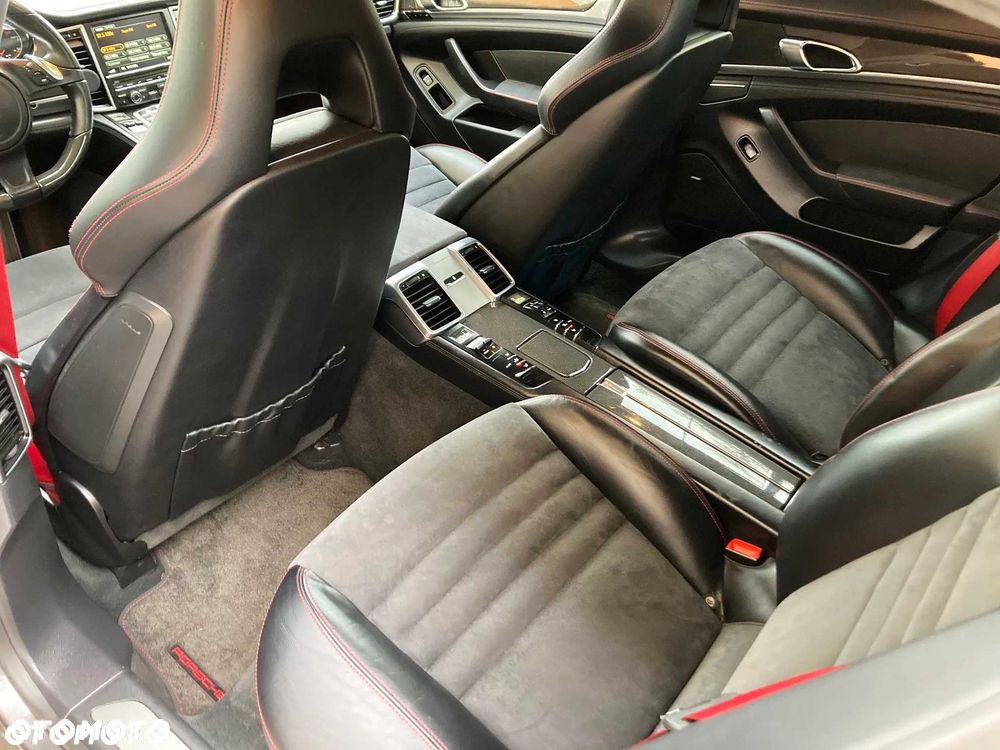 Porsche Panamera - 8