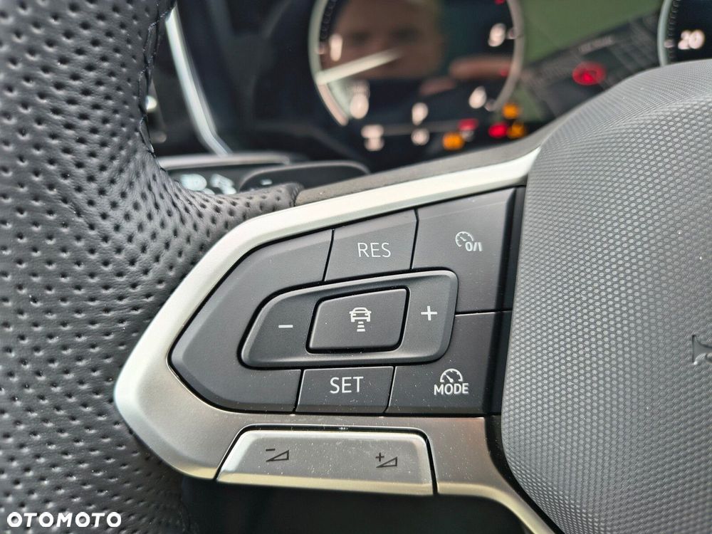 Volkswagen Touareg - 19