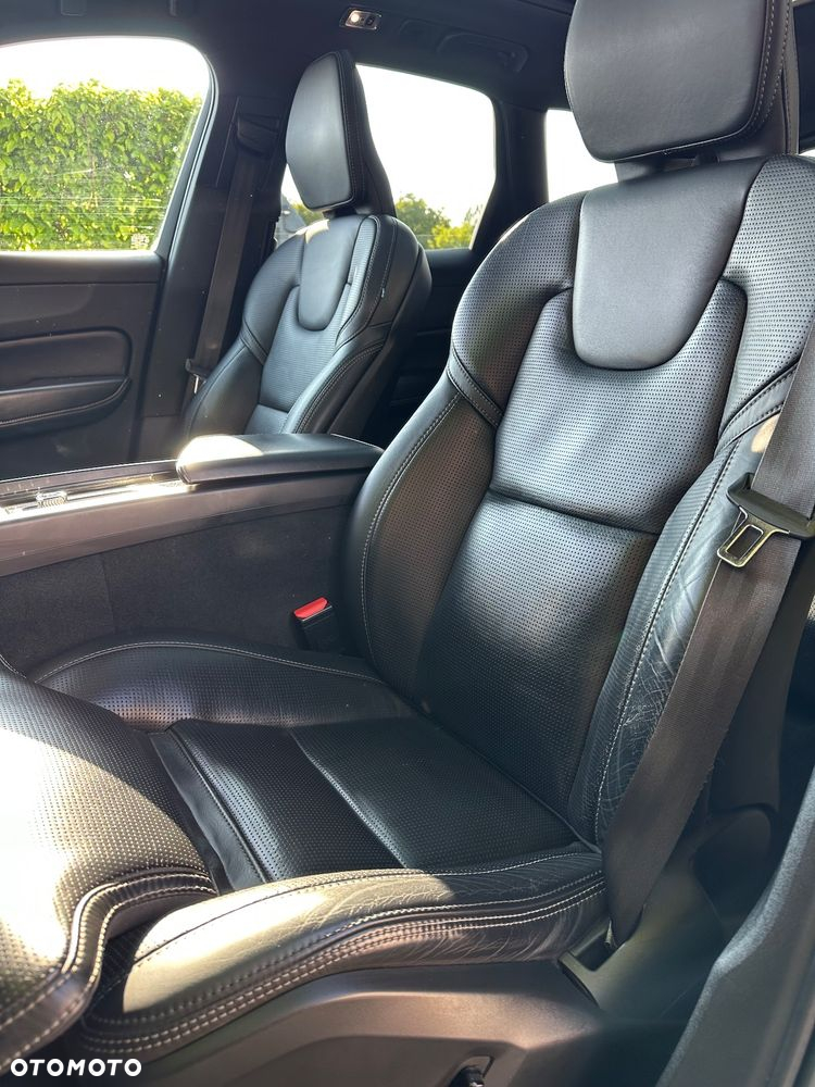 Volvo XC 60 T5 AWD R-Design - 11