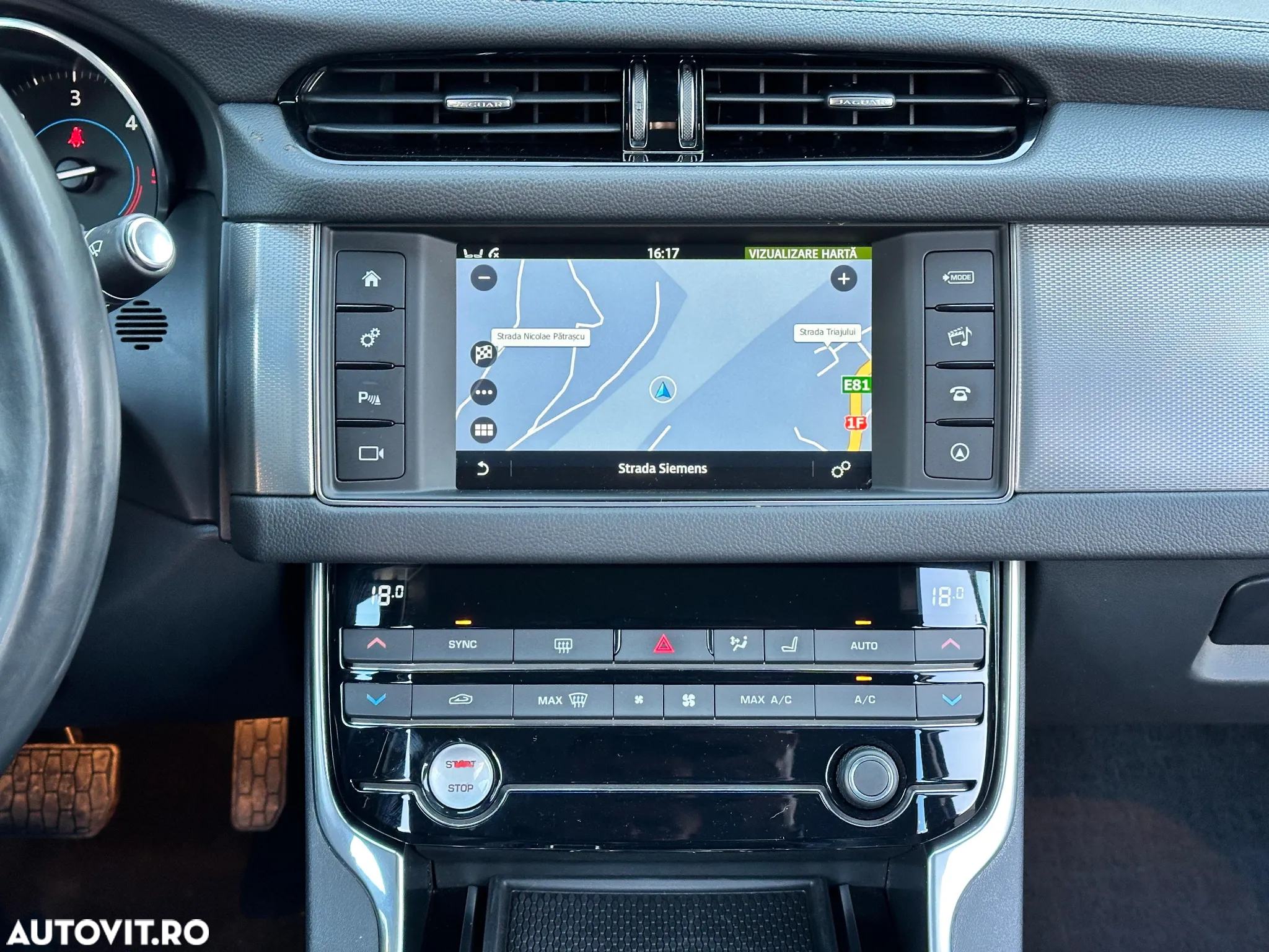 Jaguar XF 20d RWD E-Performance Portfolio - 10