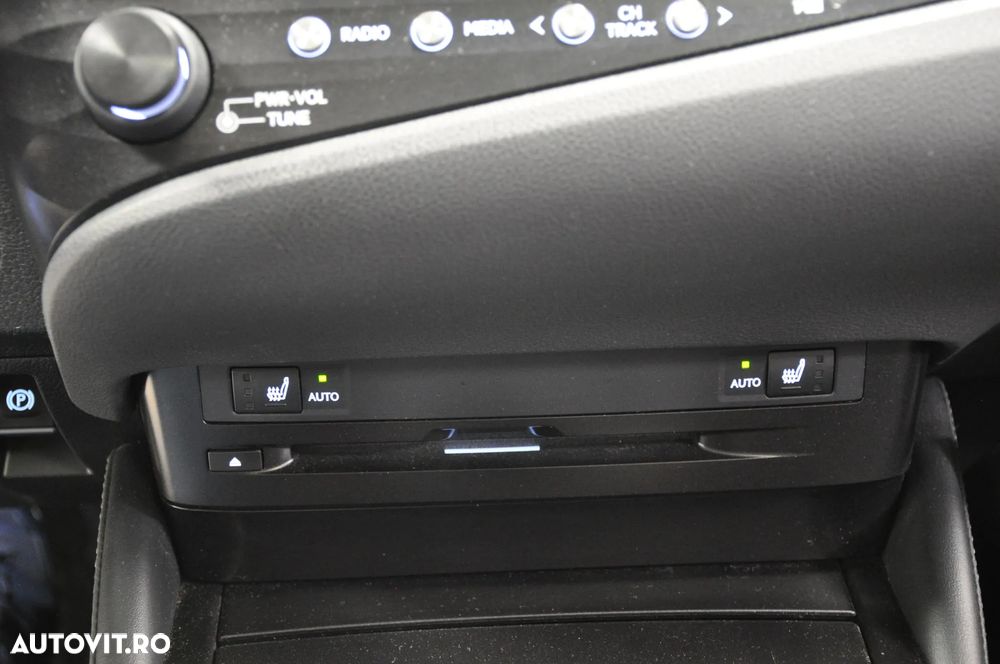 Lexus Seria ES 300h Executive - 14