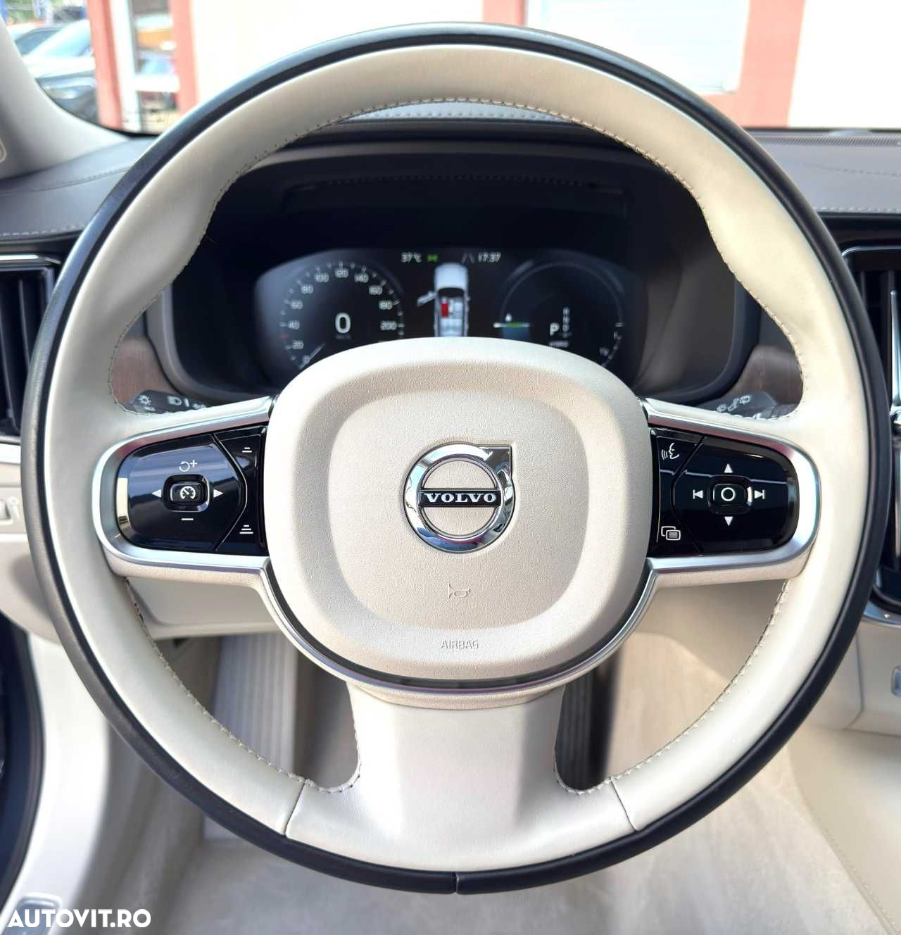 Volvo V90 - 24