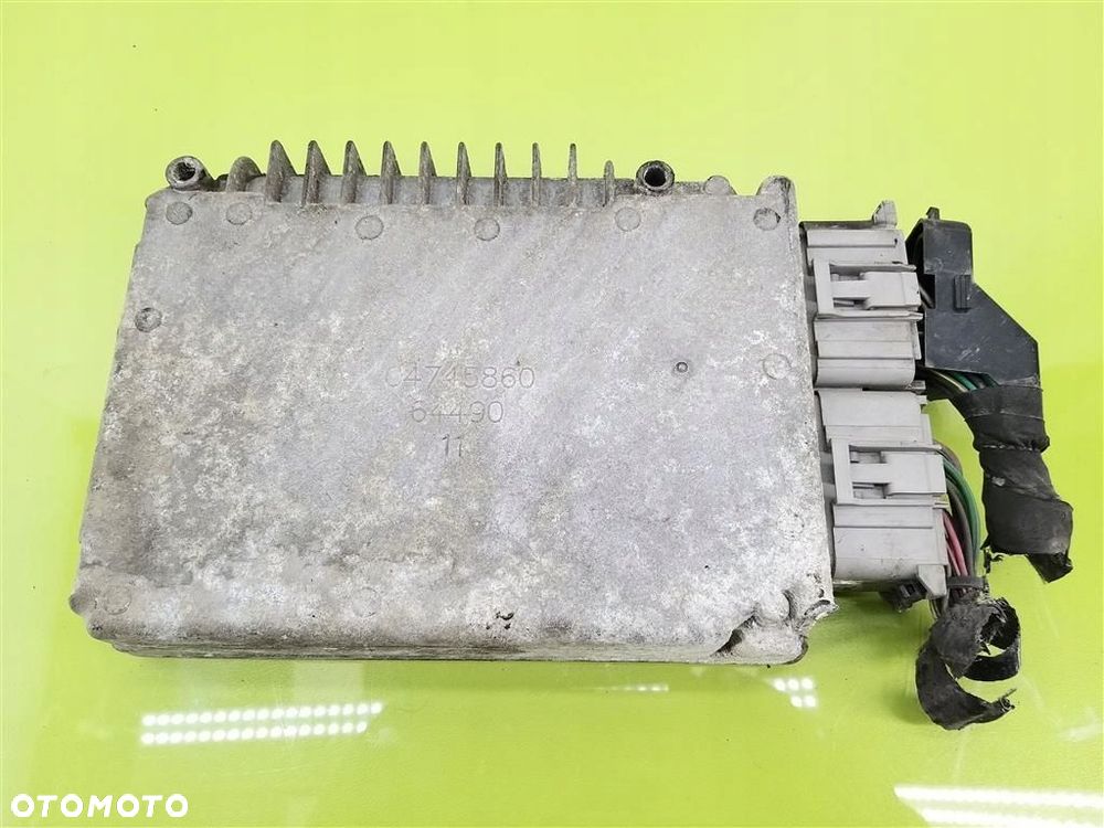 Komputer sterownik silnika Chrysler Grand Voyager III 2.4B 149KM 04745862 - 1