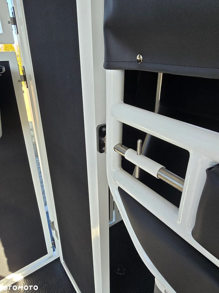 Renault Master Koniowóz - 24